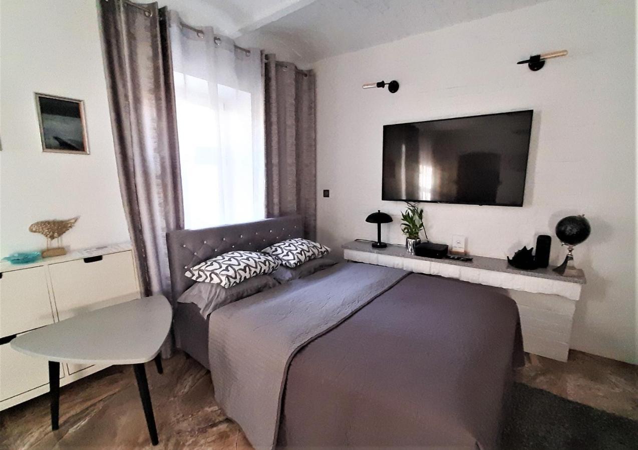 Studio Four - Prywatne Wejscie I Taras W Centrum Sopotu Luaran gambar